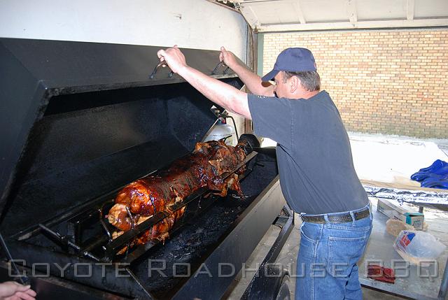 pigroast_2009_007.jpg