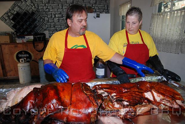 pigroast_2010_012.jpg