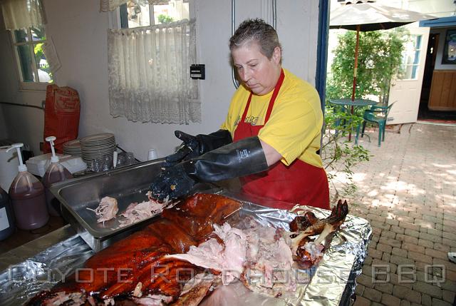 pigroast_2010_016.jpg