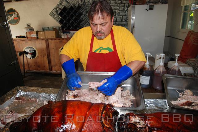 pigroast_2010_020.jpg