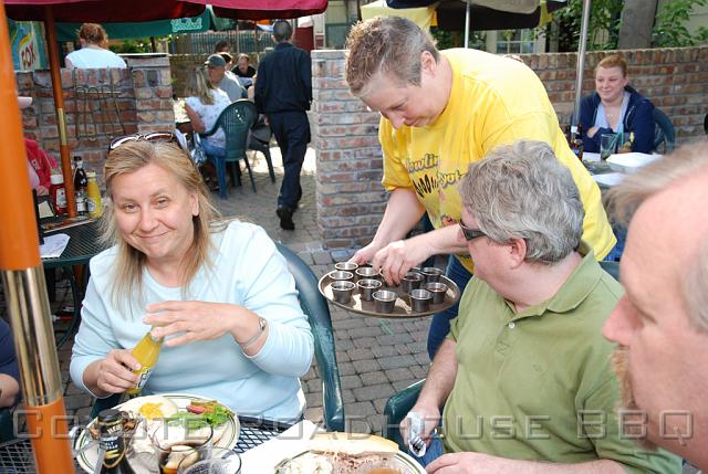pigroast_2010_067.jpg